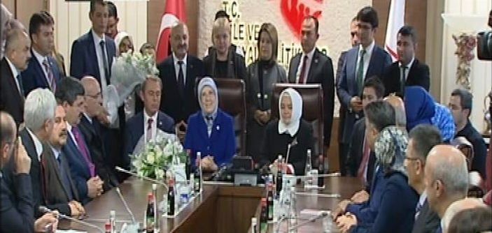 Sema Ramazanoğlu Aile Bakanlığı görevini devraldı