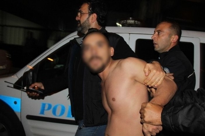 Bursa'da 3 aracı yakan adam çıplak halde kaçtı