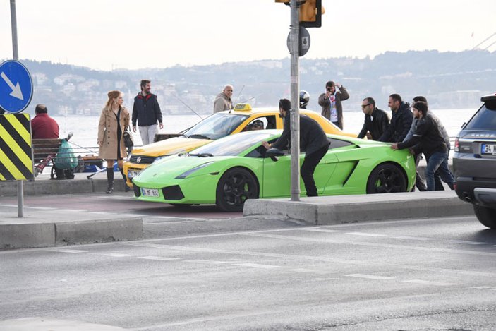 Bebek'te yolda kalan Lamborghini