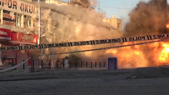 Adana'da bomba yüklü aracın imha edilme anı İZLE
