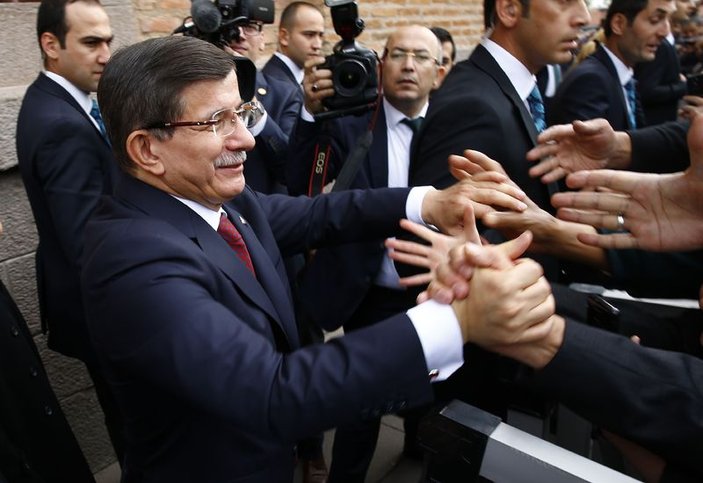 Vatandaş Başbakan Davutoğlu'nu düğününe davet etti