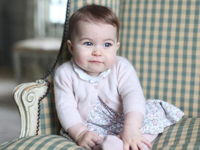 Prenses Charlotte'un yeni fotoğrafları yayımlandı