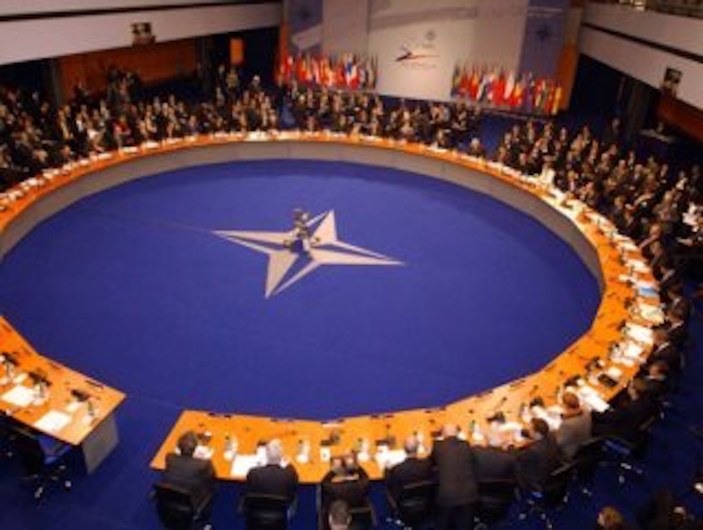 NATO Akdeniz'e uçak ve savaş gemisi gönderecek