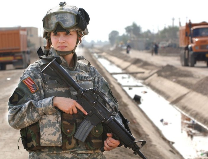 ABD'de kadın askerlere savaş yolu göründü