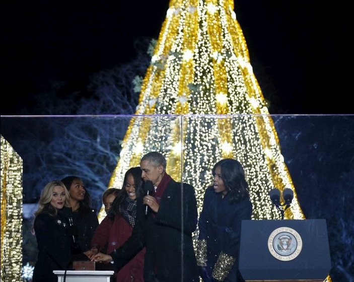 Obama Noel kutlamalarına katıldı