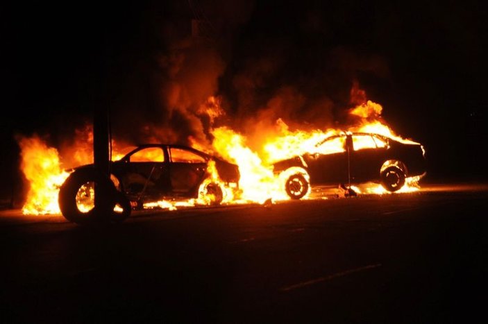 Diyarbakır'da 1, Cizre'de 2 polis şehit oldu