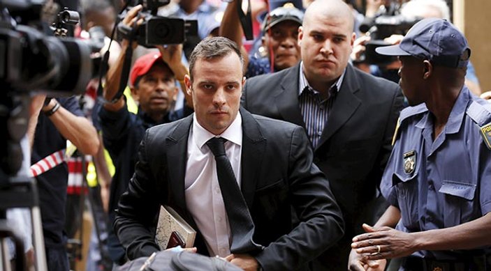 Sevgilisini öldüren Oscar Pistorius serbest bırakıldı