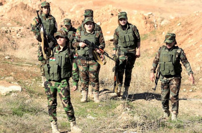 Peşmergeler Esad ve DAEŞ'e karşı savaşmak için bekliyor