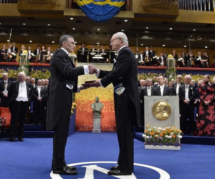 Türk bilim adamı Aziz Sancar Nobel ödülünü aldı