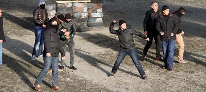 Erzincan'da slogan atan polislere polis müdahalesi