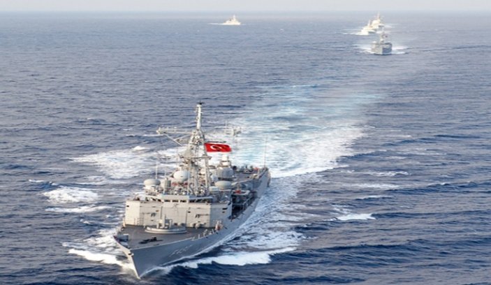 NATO ve Türkiye Akdeniz'den geçiş tatbikatı yaptı