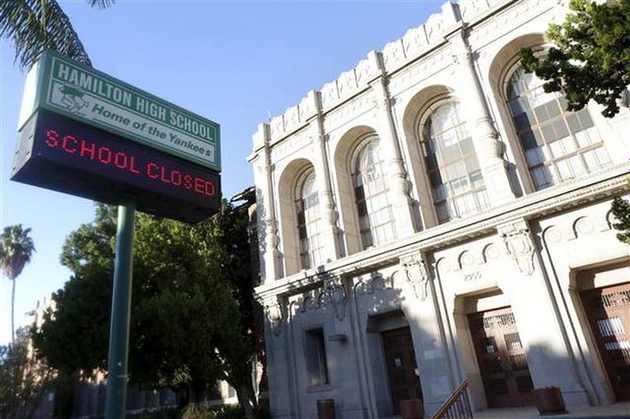 Los Angeles'ta tüm okullar kapatıldı
