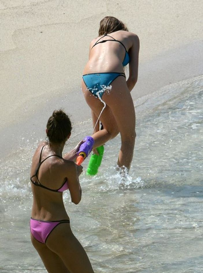 Victoria's Secret meleklerinin su savaşı