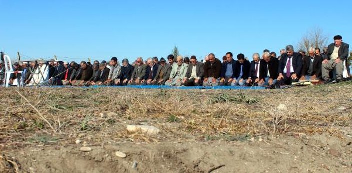 Adana'da çiftçiler yağmur duasına çıktı