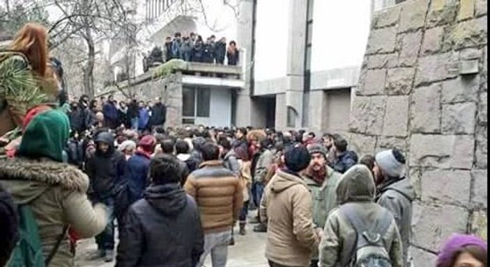 ODTÜ'de mescide giden öğrencilere saldırı