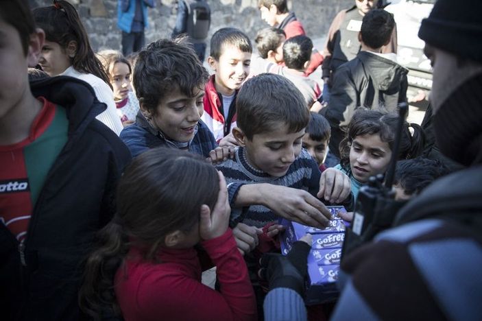 Şırnak'ta vatandaşlara gıda yardımı yapıldı