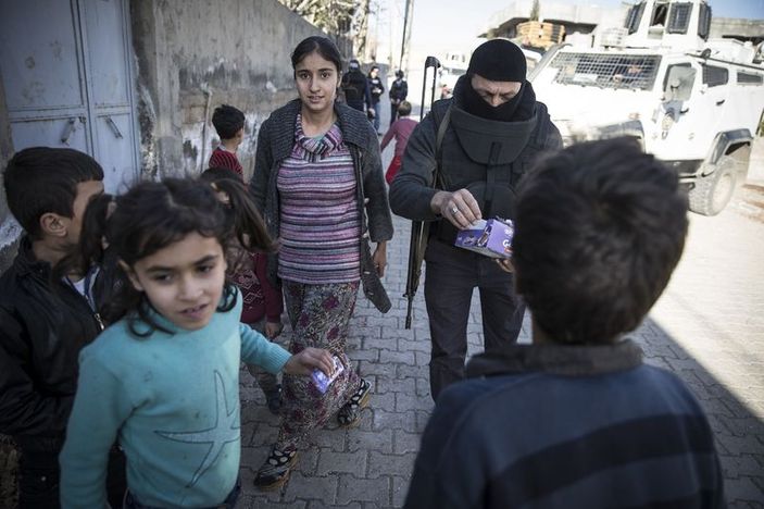Şırnak'ta vatandaşlara gıda yardımı yapıldı