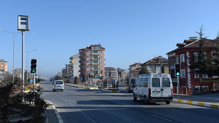 Uşak'ta sürücülere 2 kilometrelik yolda ceza yağdı