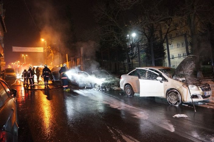 PKK'lılar İstanbul'da 43 aracı kundakladı