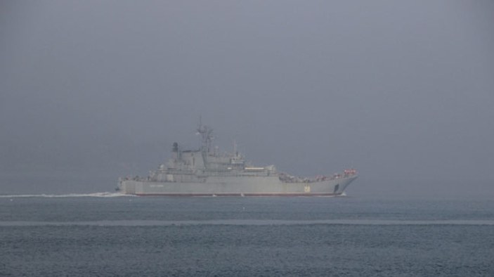 2 Rus gemisi Boğaz’dan geçti