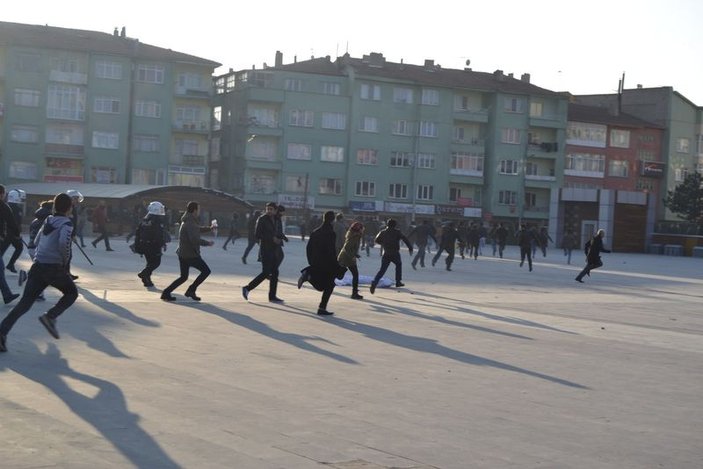 Niğdeliler katil devlet diye bağıran HDP'lileri kovaladı