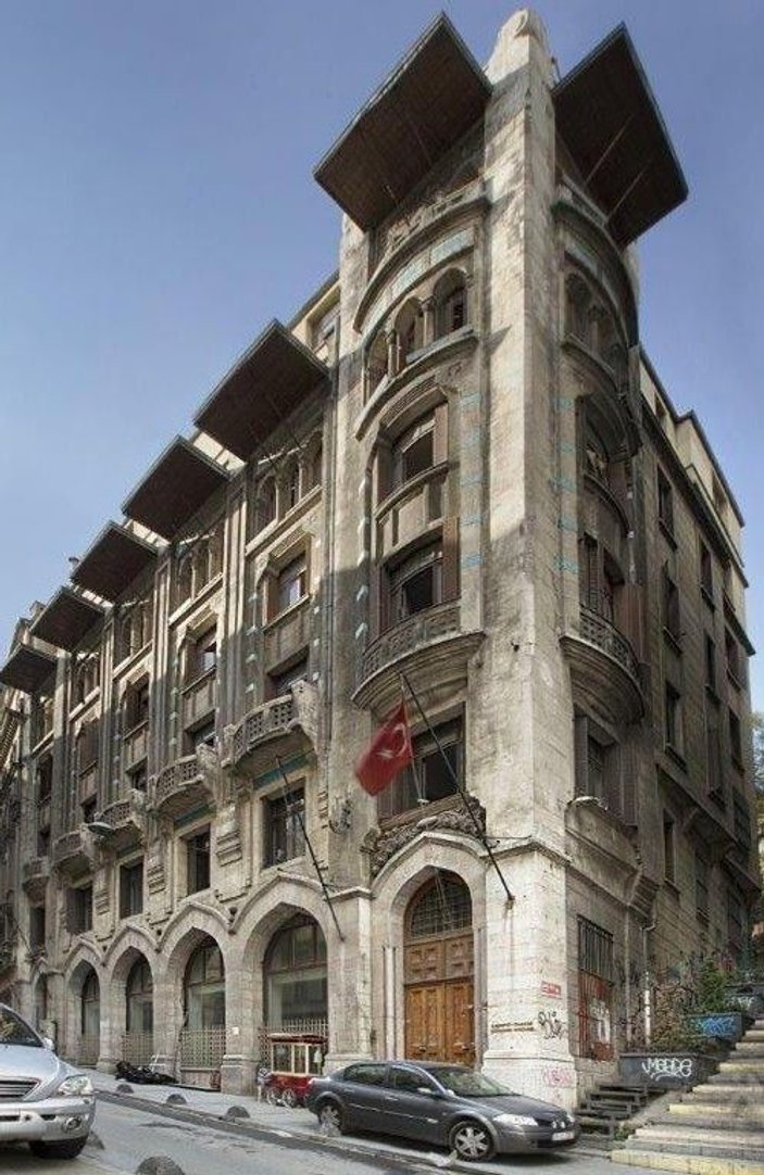 110 yıllık Karaköy Tütün Han satılıyor