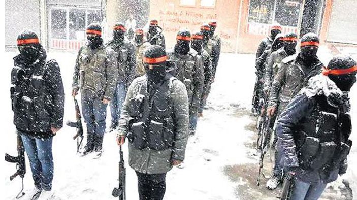 PKK çocuklarla şov yaptı