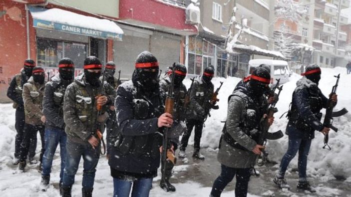 PKK çocuklarla şov yaptı