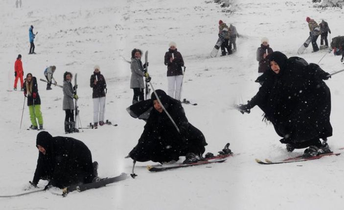 Uludağ'da pistler acemi kayakçılarla doldu