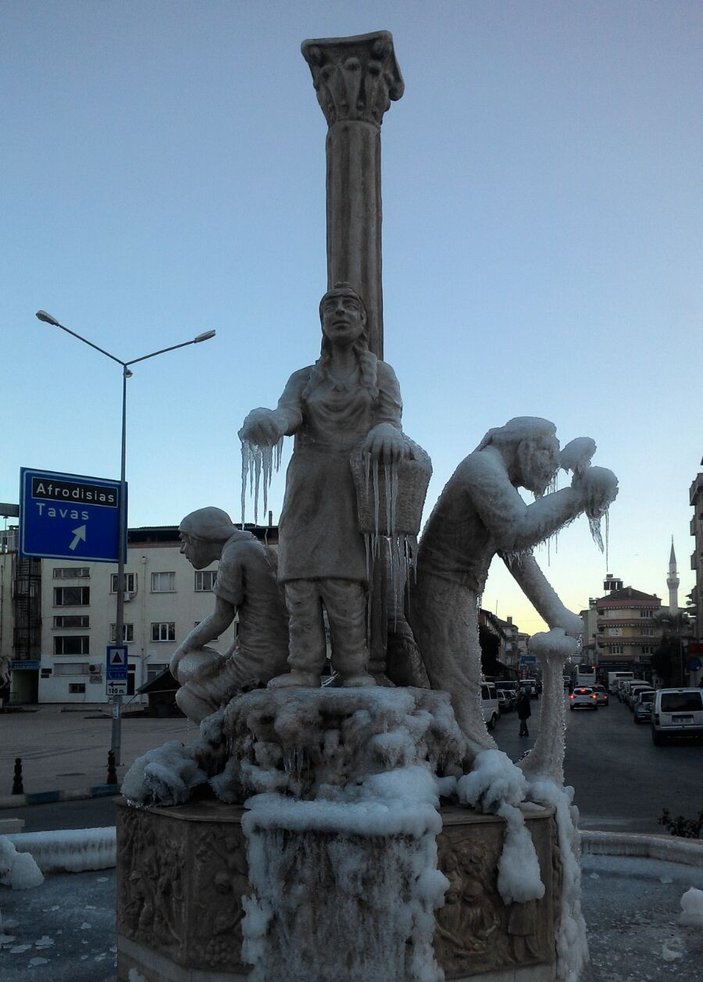 Aydın'da sokaklar hayalet şehre döndü