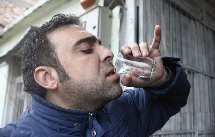 Adanalı usta emisyonu sıfırladı müşteri egzoz suyunu içti