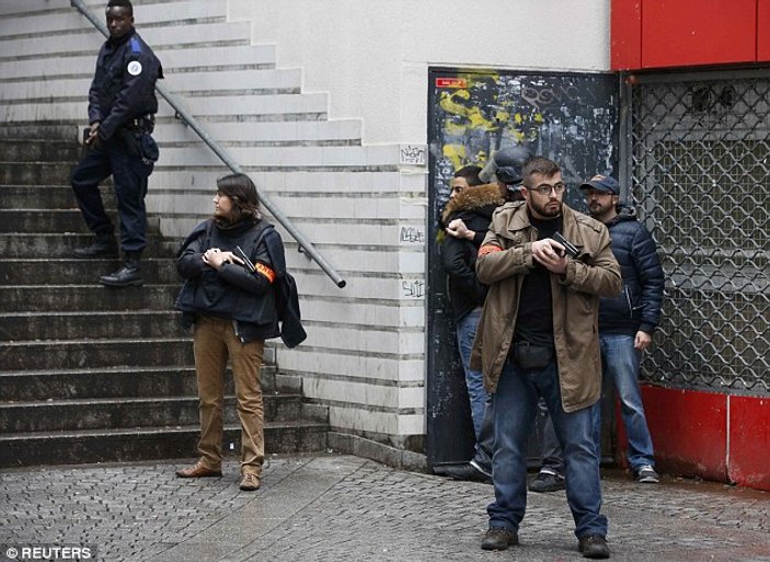Fransız polisi şüphelendiği için bir kişiyi öldürdü