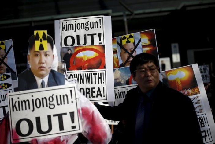 Güney Kore'de Kuzey Kore lideri Kim'in kuklası yakıldı
