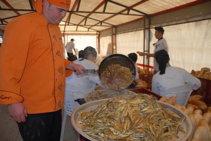 Vatandaşlar hamsi şenliğinde buluştu