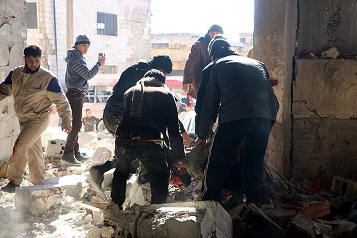 Ruslar İdlib'e saldırdı: 47 ölü