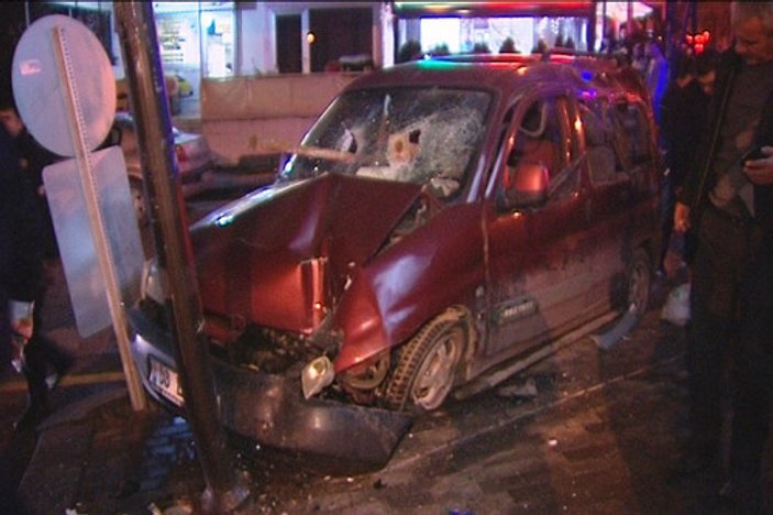 Ankara'da polisten kaçan zanlılar kaza yaptı