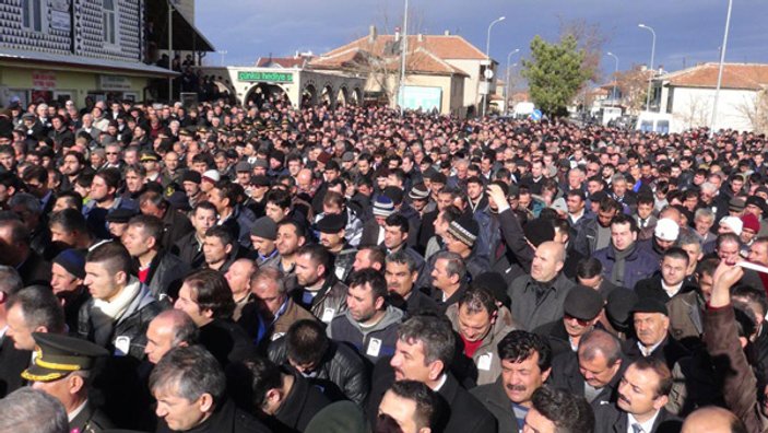 Şehit Ayhan Demirel'i 6 bin kişi uğurladı