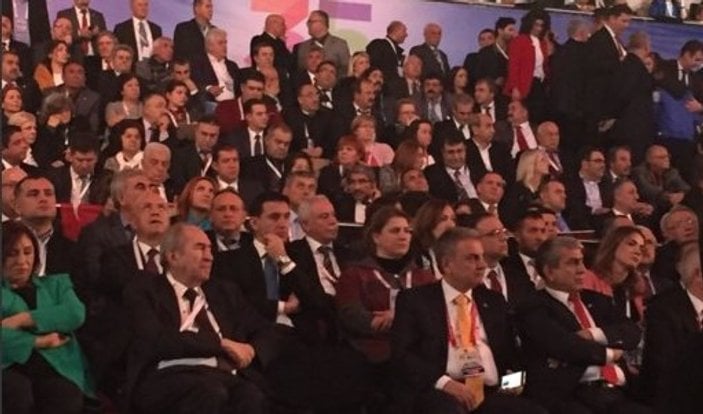 Muharrem İnce Kılıçdaroğlu'nu dinlerken kameraya takıldı