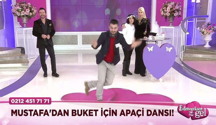 Evlenemeyen adam gelin adayı için Apaçi dansı yaptı İZLE