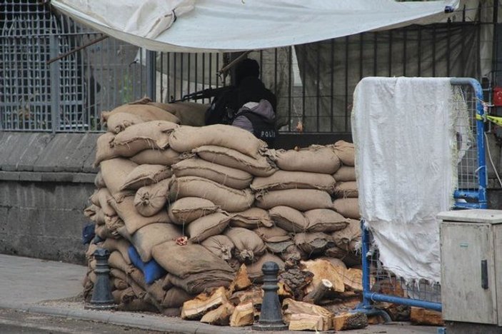 Cizre Silopi ve Sur'a 15 zırhlı karakol kurulacak