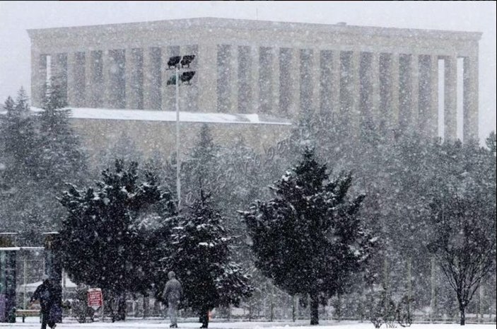 Ankara’da termometreler eksi 13’ü gösterdi