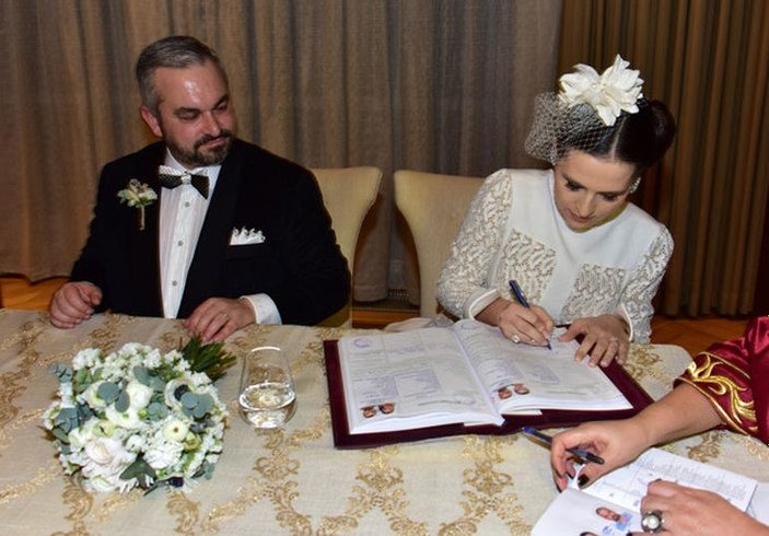 Evlatlıktan reddedilen Ali Hatemi evlendi