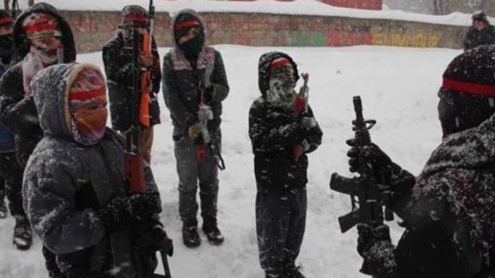 Köşeye sıkışan PKK çocukların eline silah verdi
