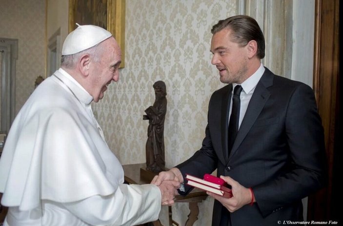 Leonardo DiCaprio Papa ile bir araya geldi