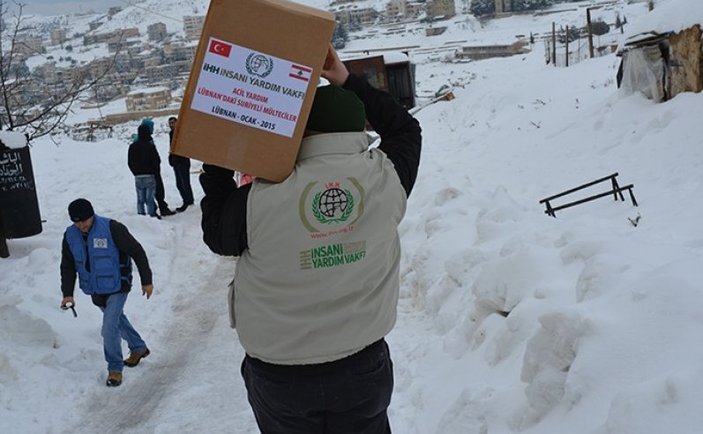 Soğuk kış günlerinde Suriyelilere destek İHH'dan