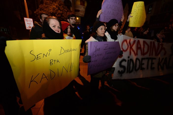 CHP'lilerden Bağdat Caddesi sapığına gece protestosu