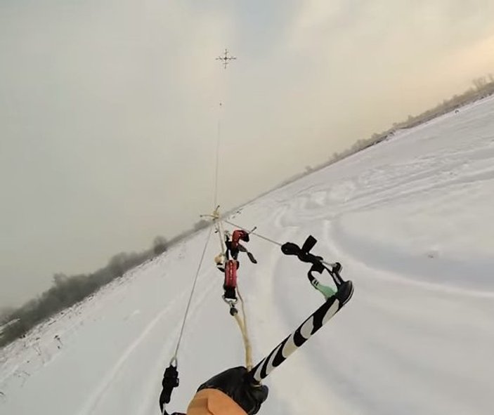 Drone'la snowboard keyfi İZLE