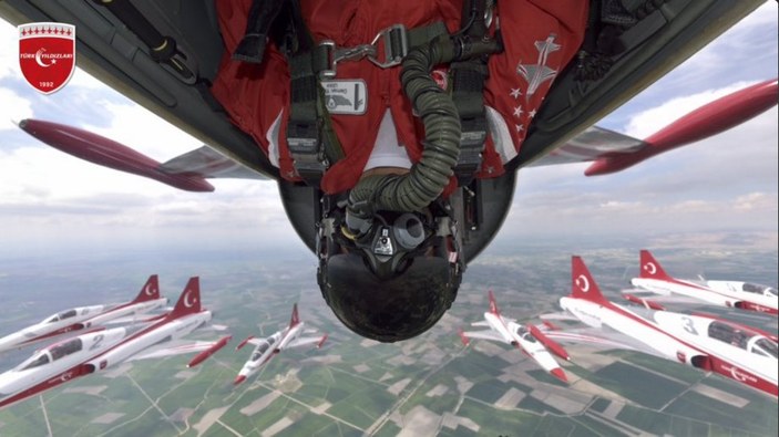 Türk Yıldızları ters uçuşla selfie yaptı