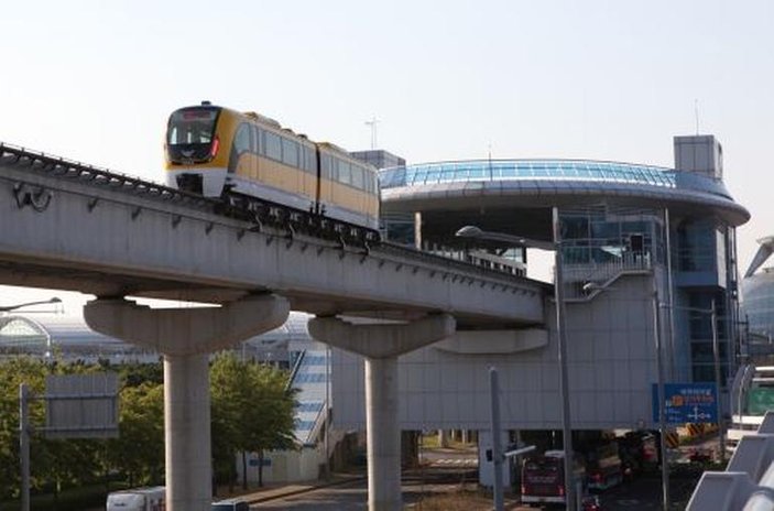 Güney Kore'nin ilk manyetik raylı treni hizmete sunuldu