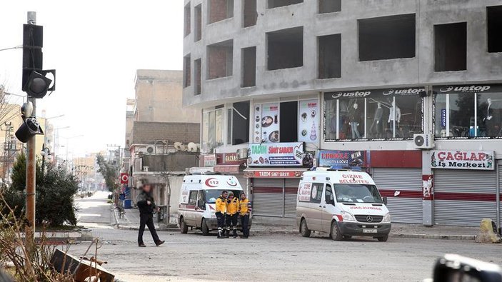 Cizre'de yaralıları almak isteyen ambulanslara ateş açıldı